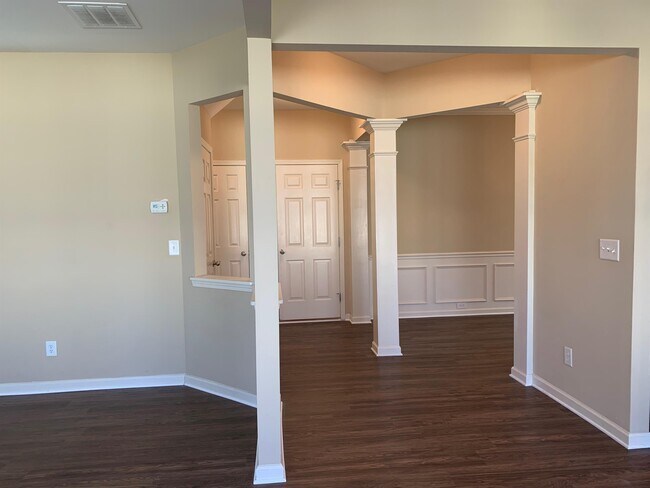 Foto del edificio - 5990 Crestwick Wy