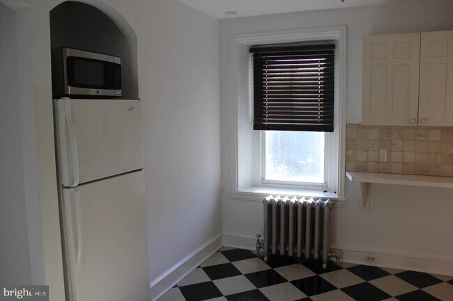 Building Photo - 260 Lyceum Ave