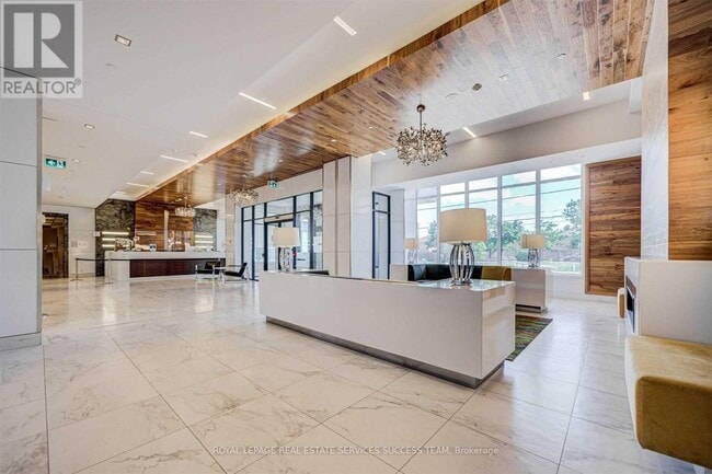 Photo du bâtiment - 7890 Bathurst St