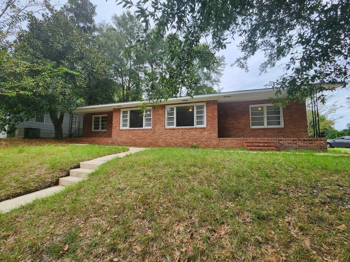 Foto principal - 2639 Willow St