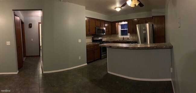 Foto del edificio - 4 br, 2 bath  - 1947 Greenfield Ave SW