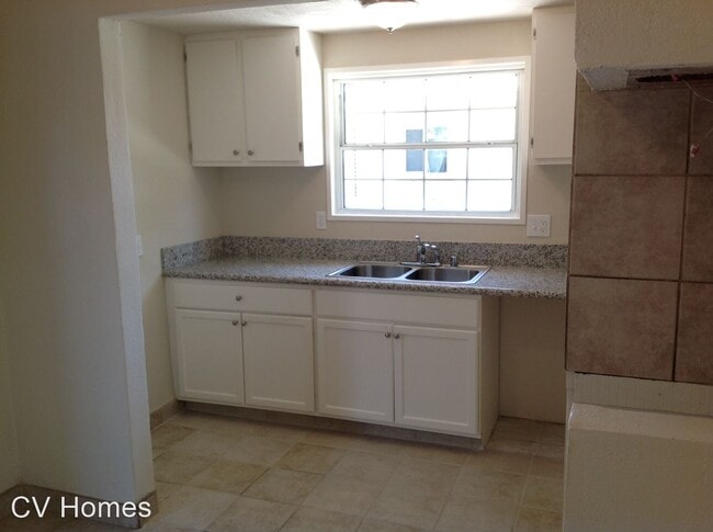 Building Photo - 2 br, 1 bath House - 2042 Gaither St.