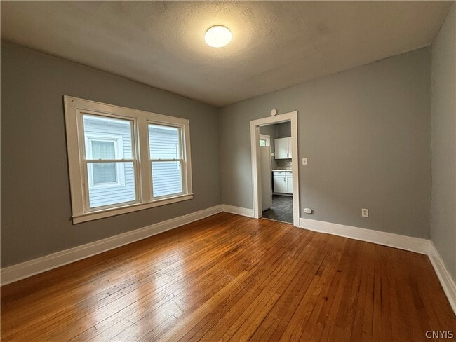 Building Photo - 526 Boyden St