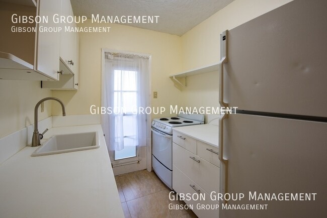 Building Photo - 631 NE 17th Way