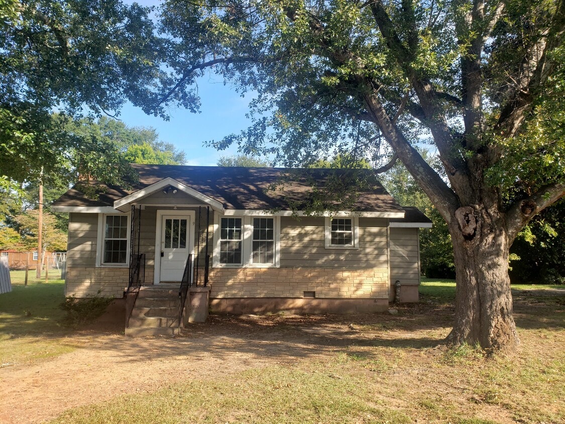 Primary Photo - 9 Agnes St