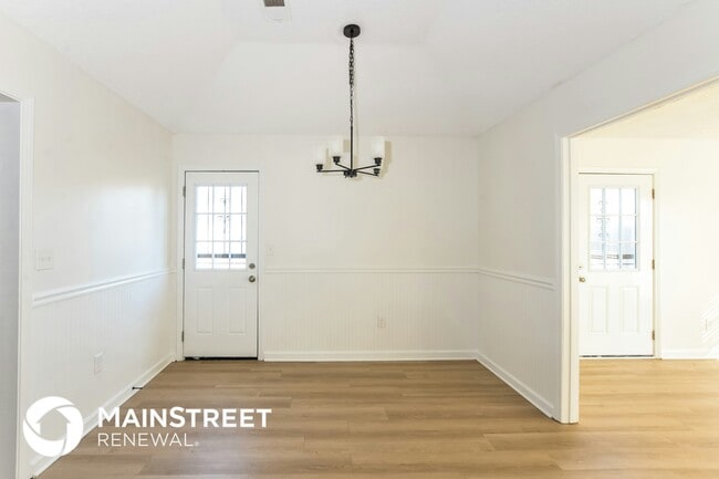 Foto del edificio - 7881 Collins Wood Cove