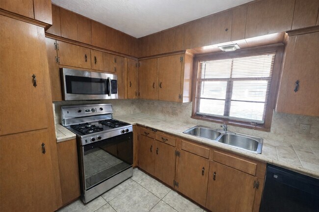 Foto del edificio - 903 Lamonte Ln