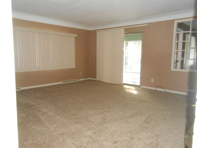 Building Photo - 12930 Co Rd 5