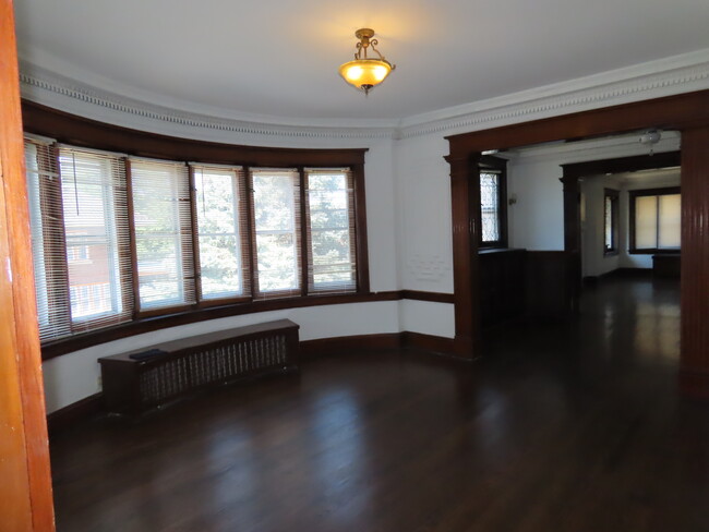 Building Photo - 8000 S Sangamon St