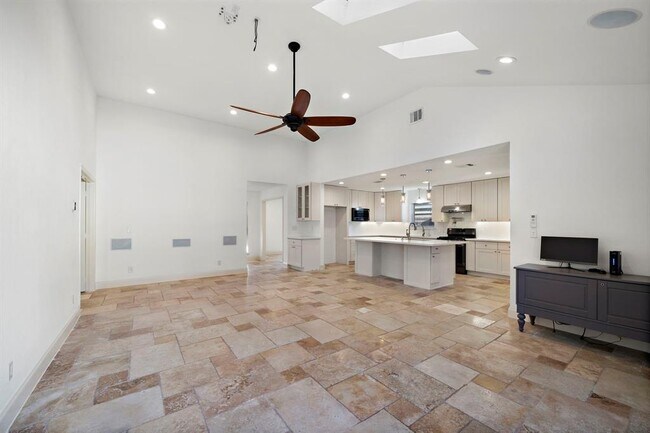 Foto del edificio - 8810 Sandstone Rd