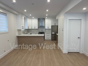 Building Photo - 2274-2274 Woodlawn St