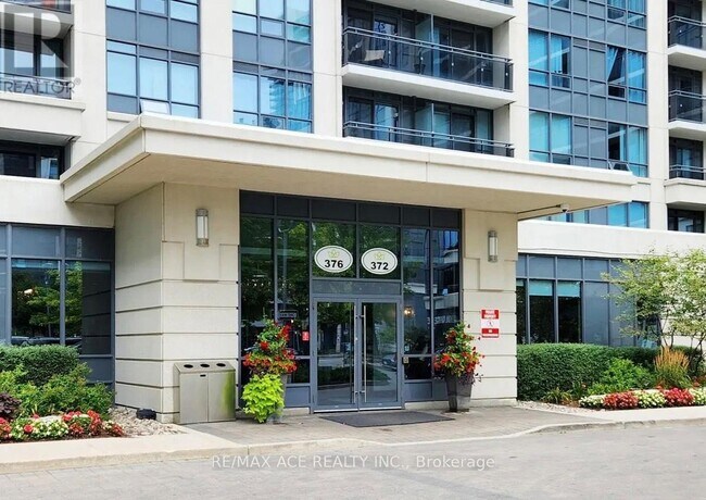 Photo du bâtiment - 376-1376 Hwy 7