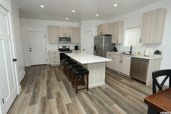 Building Photo - 917 W 1080 S