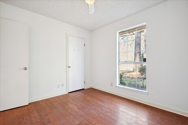 Foto del edificio - 415 Osprey Dr