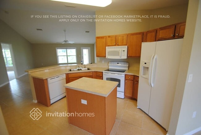 Foto del edificio - 827 SW 16th Terrace