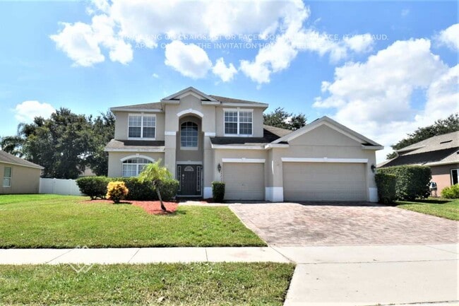 Building Photo - 15233 Serenade Dr