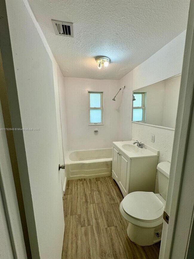 Foto del edificio - 1721 Roosevelt St