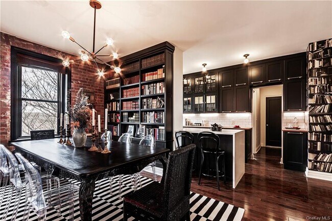 Building Photo - 4410 Cayuga Ave