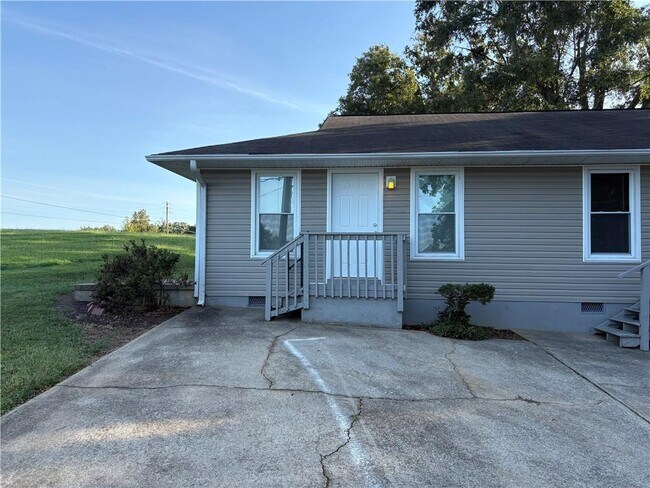 Foto del edificio - 3749 Old Plainview Rd