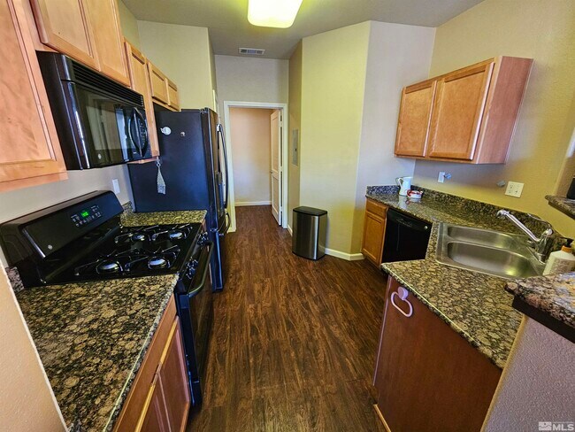 Foto del edificio - 17000 Wedge Pkwy