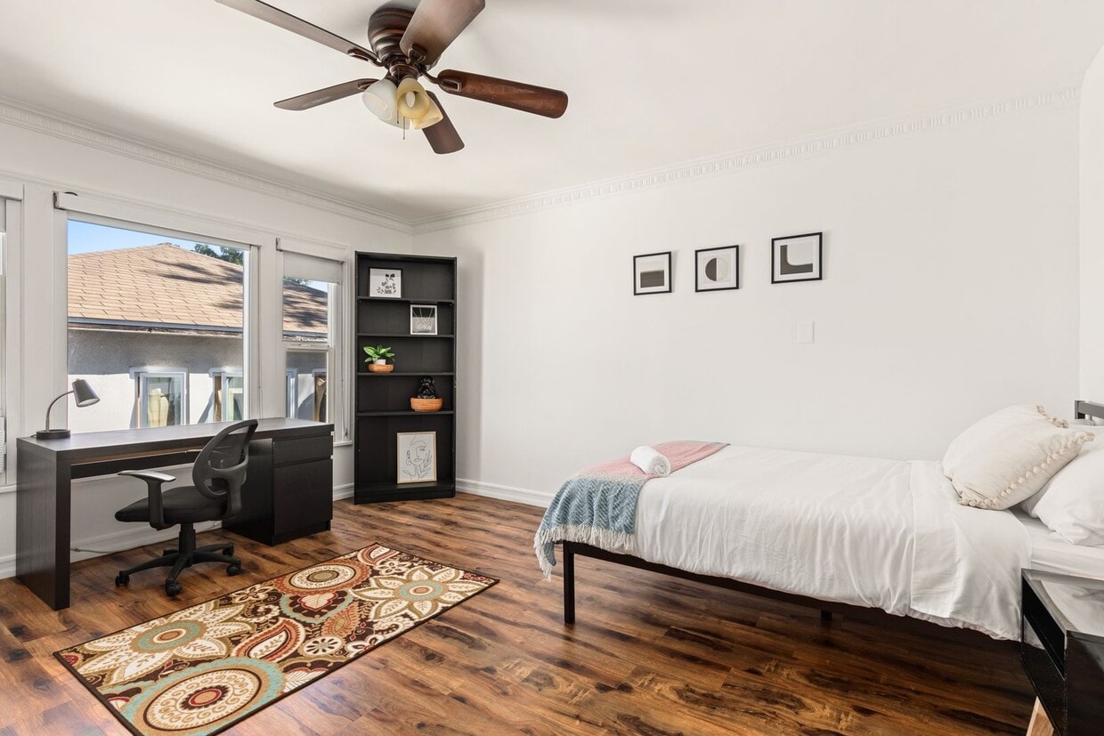 Photo - A 14-unit apartment with bathroom and fully functional kitchen at 515 Landfair