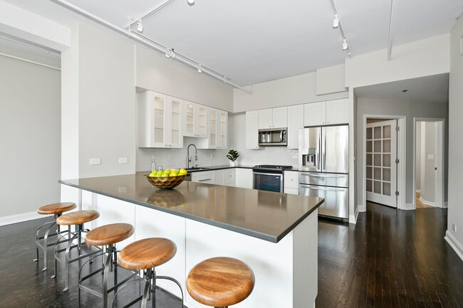 Building Photo - 161 W Harrison St