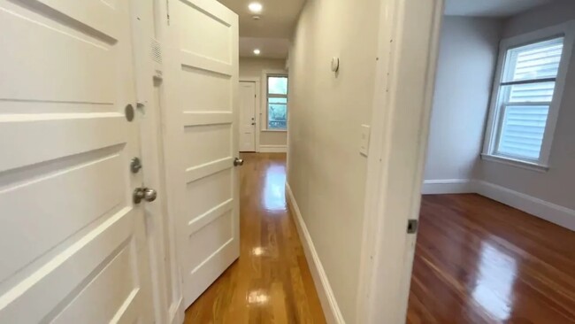 Foto del edificio - 108 Buttonwood St