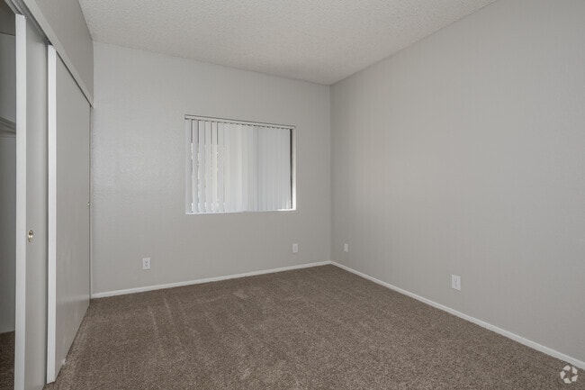 2BR, 2BA - 884 SF - The Highlands at Grand Terrace