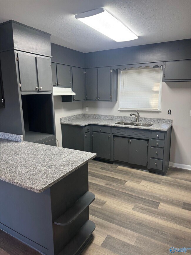 Foto del edificio - 3307 Farris Dr