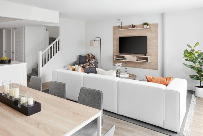 Photo - River City Apartments