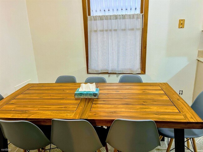 Foto del edificio - 3 br, 1 bath House - 1505 W Lydia St