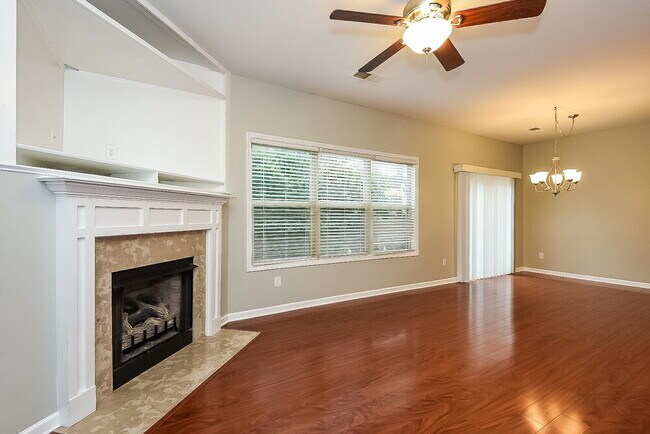 Foto del edificio - 215 Bethany Manor Ct
