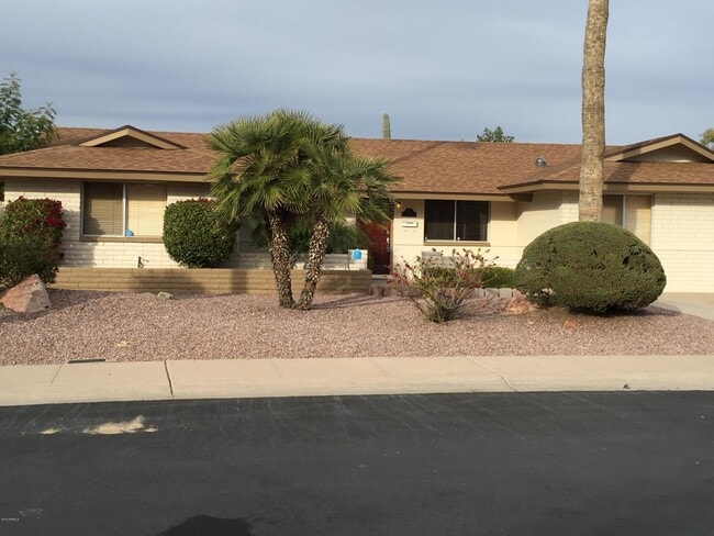Building Photo - 610 E Malibu Dr