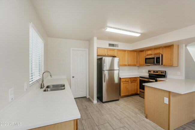 Foto del edificio - 7422 S 40th Ln