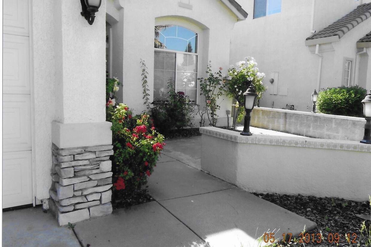 Primary Photo - 9008 Pinto Canyon Way
