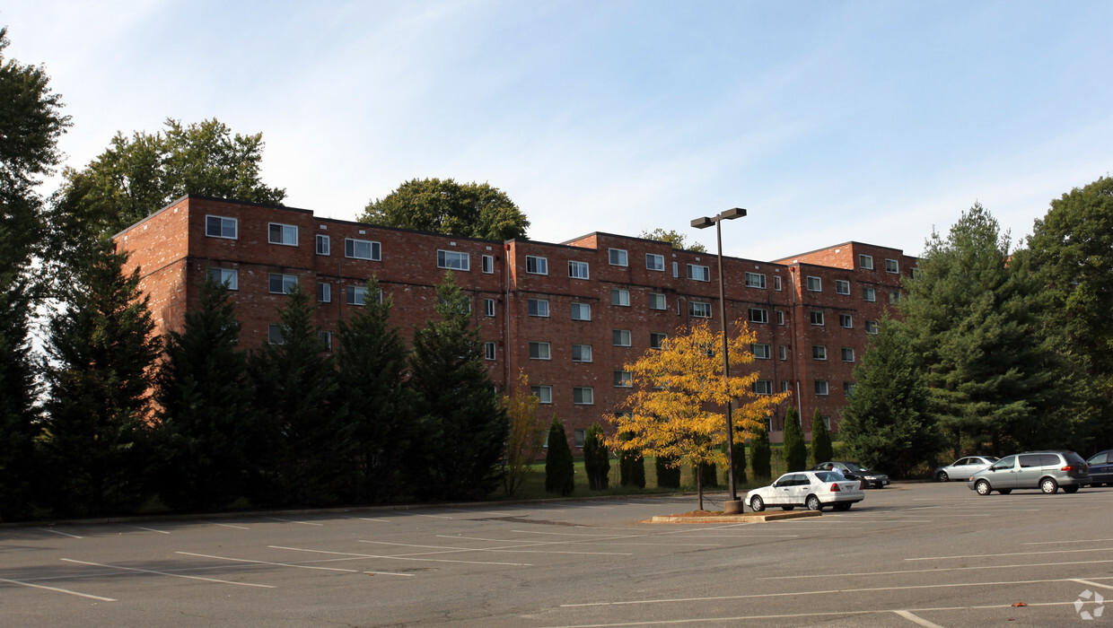 Building Photo - Edsall Gardens