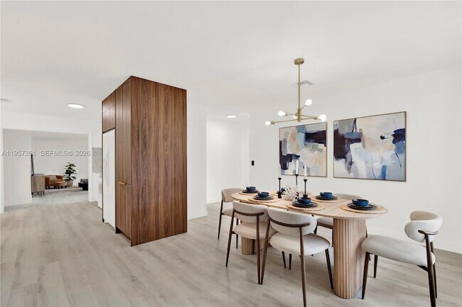 Foto del edificio - 51 NE 56th Ct