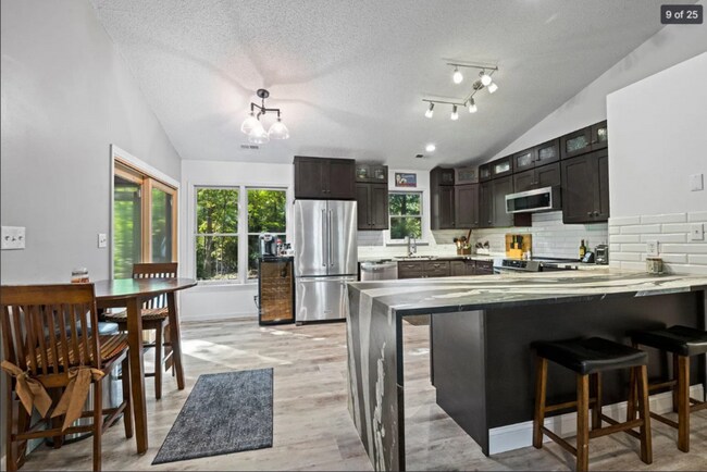 Foto del edificio - 106 Blackfoot Dr