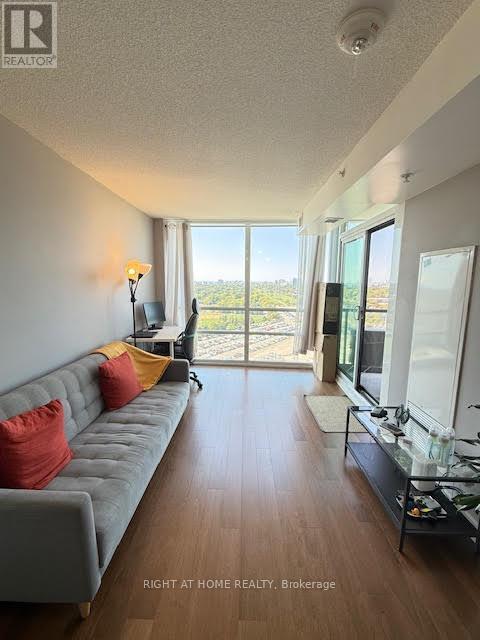 Photo du bâtiment - 5740 Yonge St