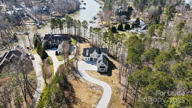 Building Photo - 154 Fox Hunt Dr