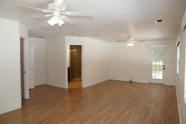 Foto del edificio - 2810 61st St