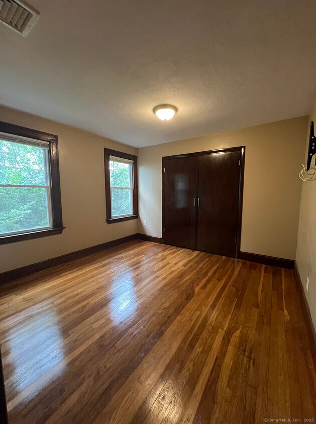 Foto principal - 261 View St