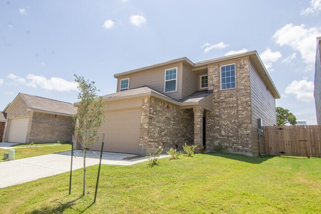 Building Photo - Oakwood Forest - 2040 Oakwood Forest Drive...