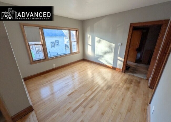 Foto del edificio - 3893 Dr. William Finlayson St
