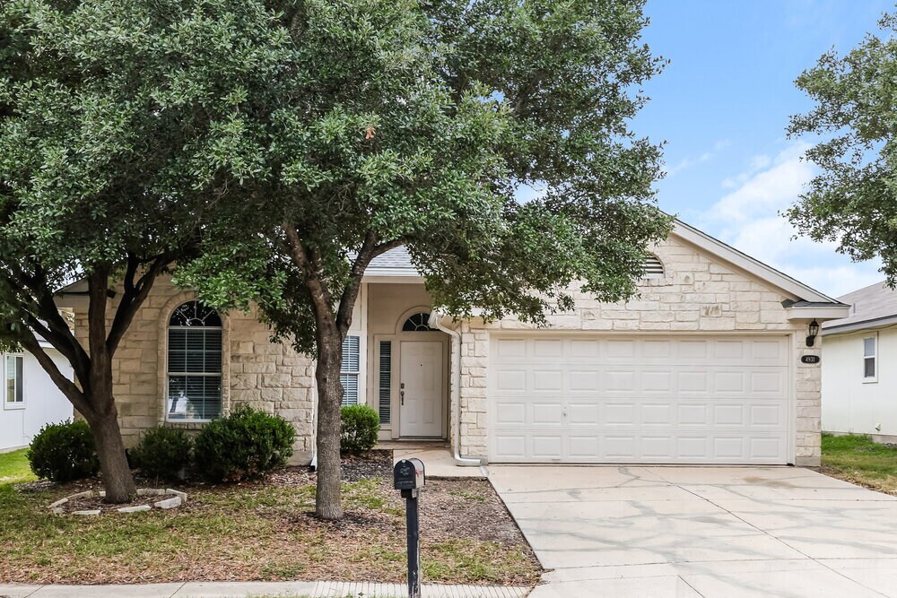 Foto principal - 4931 Dahlia Terrace