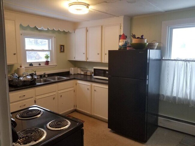 Kitchen - 133 1st Rangeway
