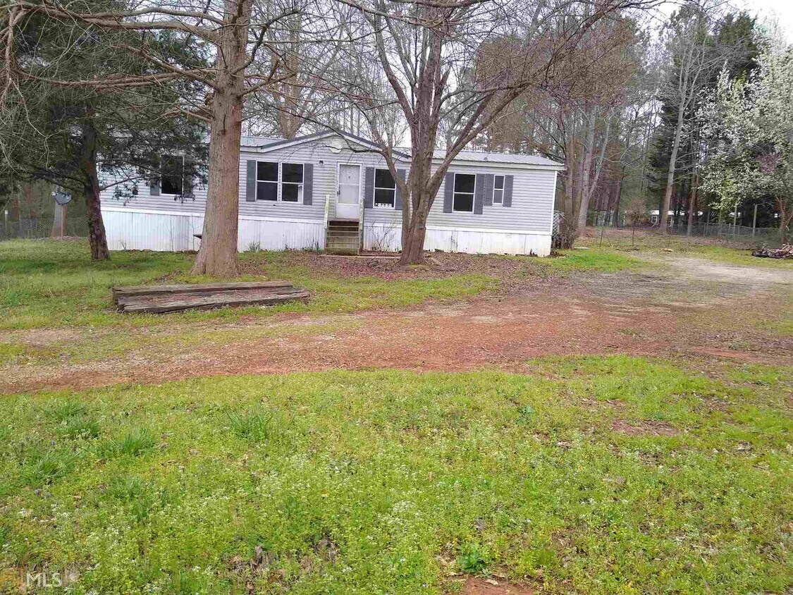 Primary Photo - 220 Jim's Ln