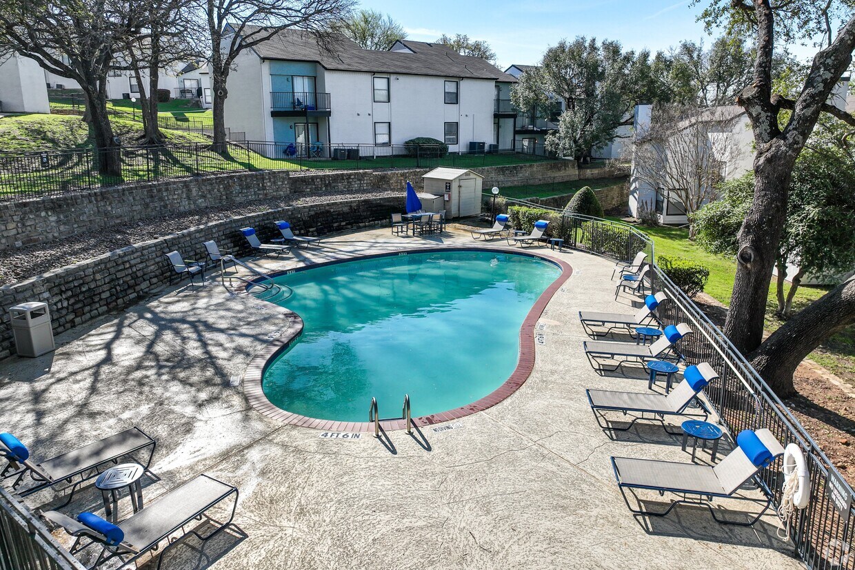 Shadow Ridge Apartments in Arlington, TX
