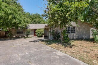 Building Photo - 8603 Woodstone Dr