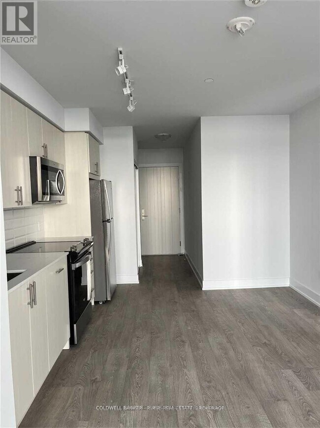 Photo du bâtiment - 2550-2550 Simcoe St N
